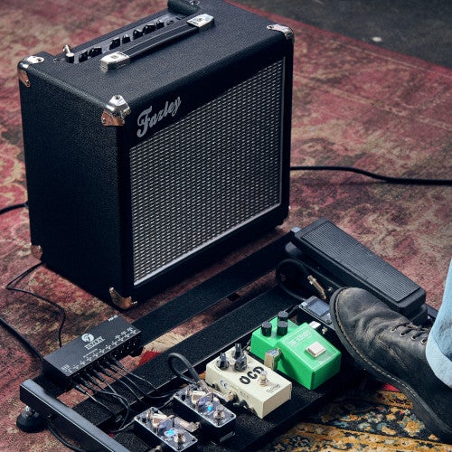 Quel est l'avantage des pédales d'effet individuelles par rapport à un multi-effets ?