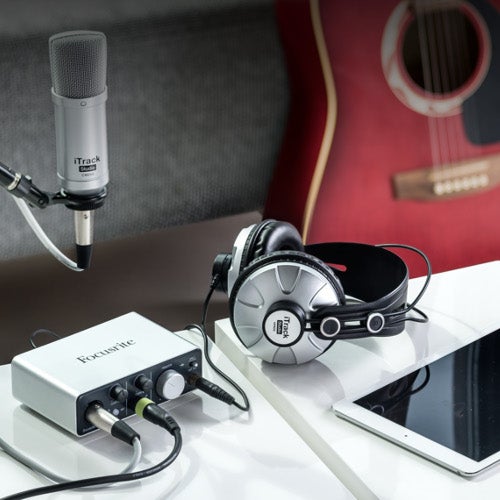 Puis-je brancher un micro standard sur mon appareil iOS/Android ?