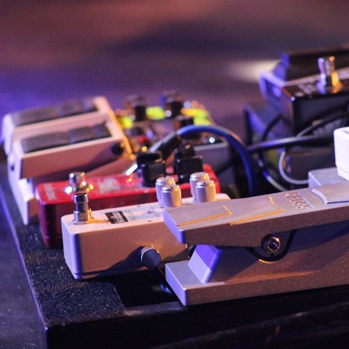 De quels accessoires ai-je besoin avec des effets pour basse ?